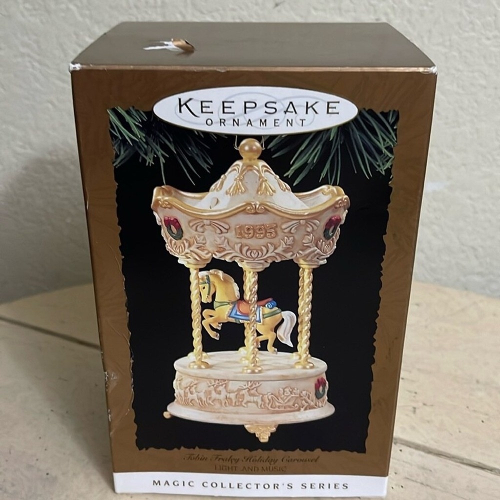 Hallmark Keepsake Ornament Tobin Fraley Holiday Carousel‎ Light Music 1995